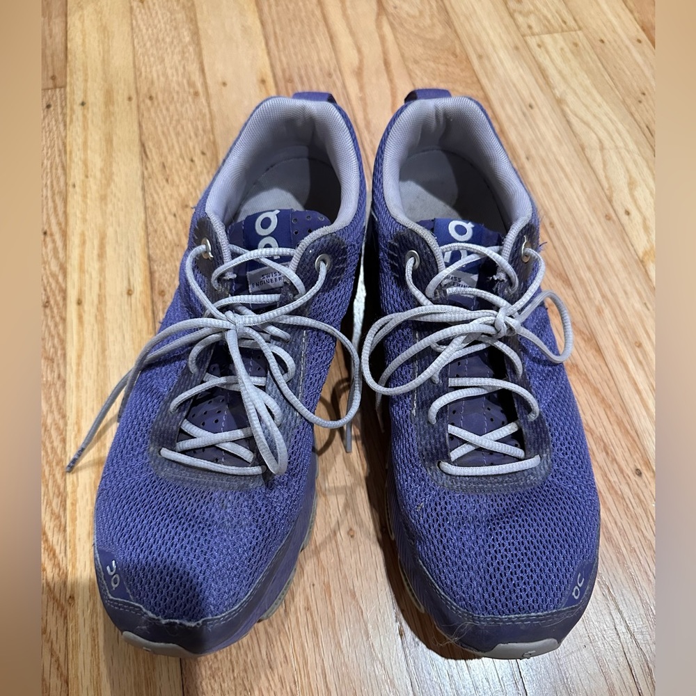 On Cloud Cloud Flow Running Shoes - image 2